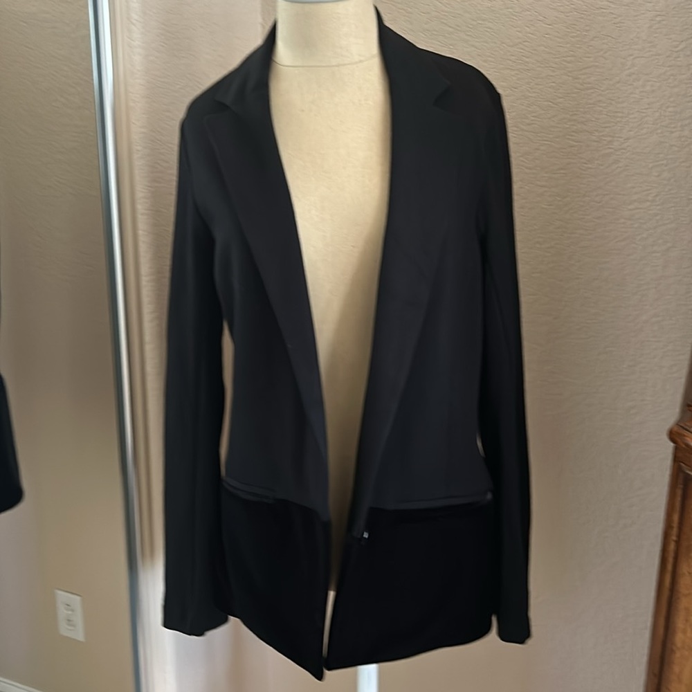 Bailey 44 NWT The Prince Charming Blazer Women’s size Medium